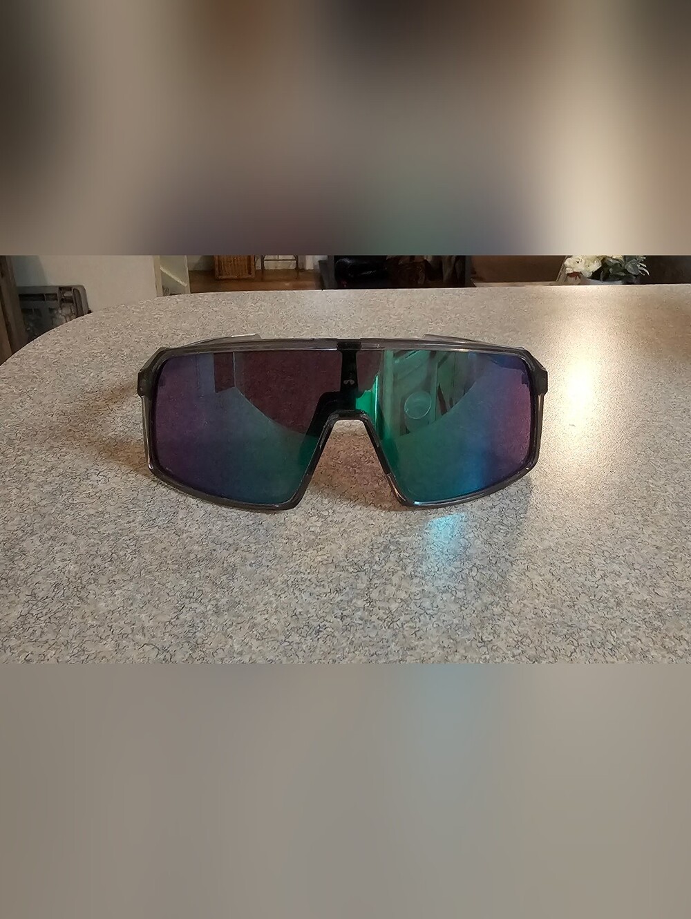 Oakley Sutro OO9406-1037 Grey Ink Prizm Road Jade Sunglasses + CaseDescription